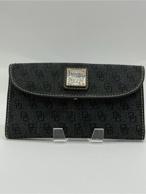 Dooney & Bourke Black Logo Continental Wallet